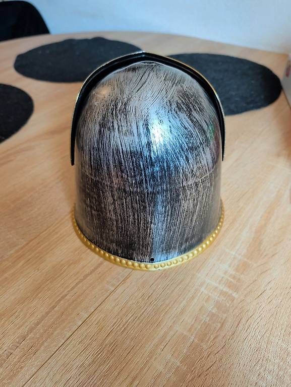 Caschi & visiere: Casque médiéval décoratif – Usato da Bulle venduto da EllaFamily 2