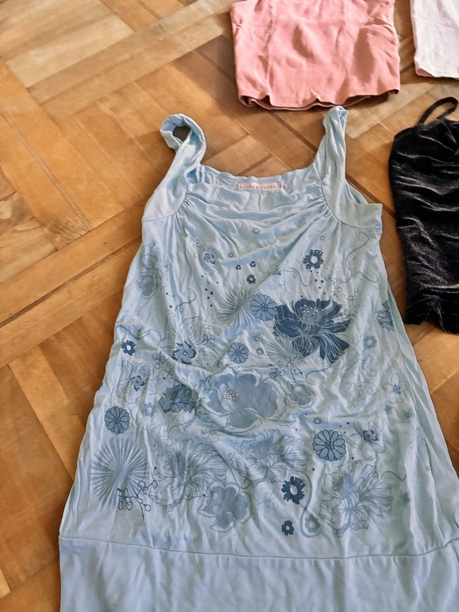 Top: 7 ladies tank tops – Usato da Zürich venduto da mesmainc 1