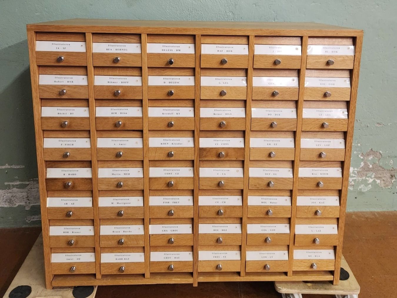 Cassettiere: Vintage Schubladenmöbel – Usato da Lichtensteig venduto da Usedinstorecom