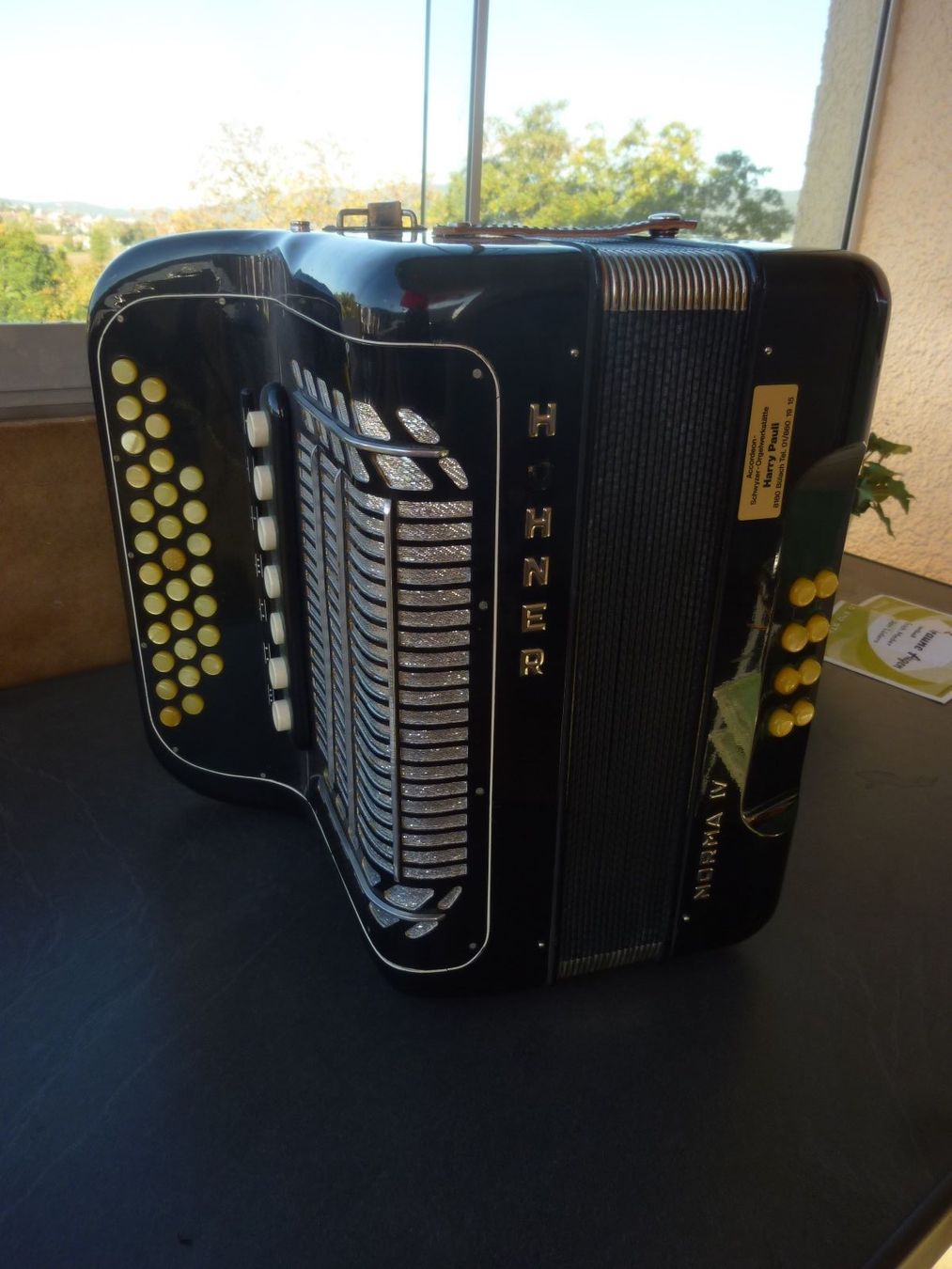 Musikinstrumente: HOHNER Norma IV Handorgel – Gebraucht aus Regensdorf von Moweso134
