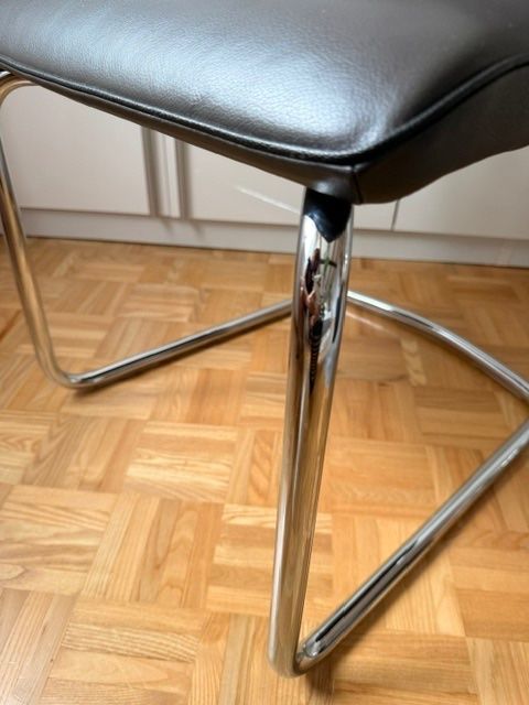 Chaises: 2 Essttühle dunkelbraun – D'occasion à Heiden par miriamj 4