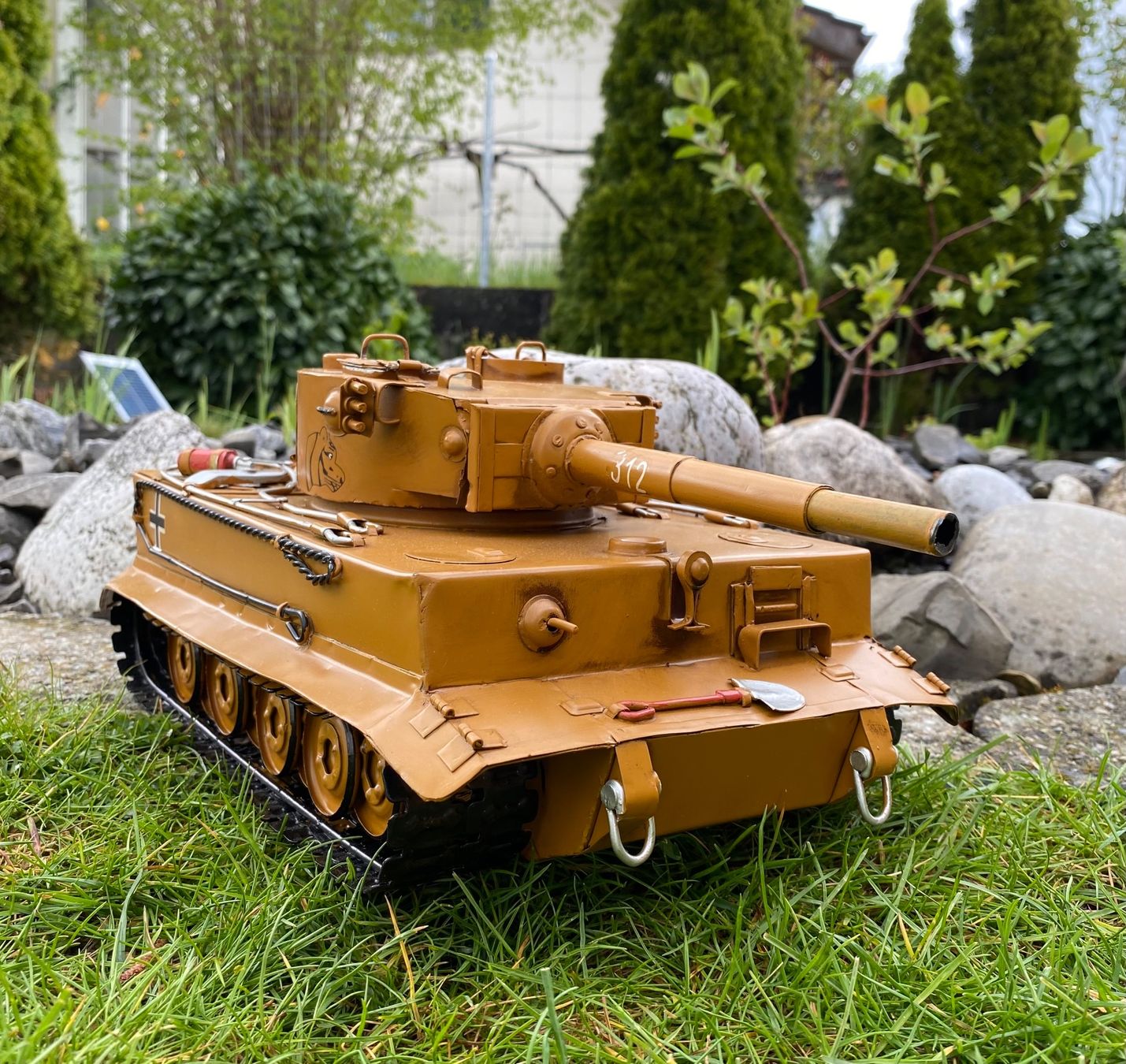 Kit di modellismo & Modellini statici: Panzer Tiger VI aus Blech – Nuovo (secondo la descrizione) da Langendorf venduto da Blechfahrzeuge