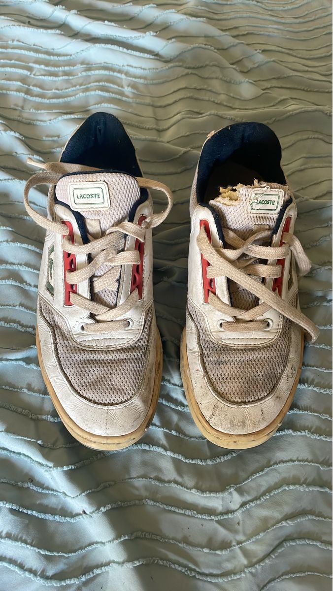 Lacoste Chaussures hommes: Baskets Lacoste blanc/rouge, pointure 42 – D'occasion à Meyrin par jul_km5p