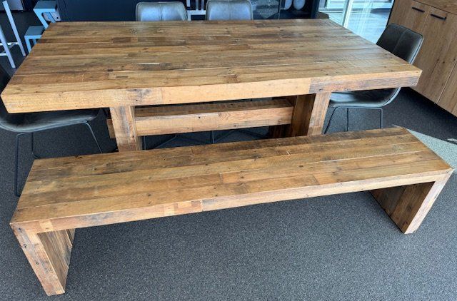 Tavoli: Table à manger et banc en pin recyclé – Usato da Montherod venduto da wor_q2tn 6