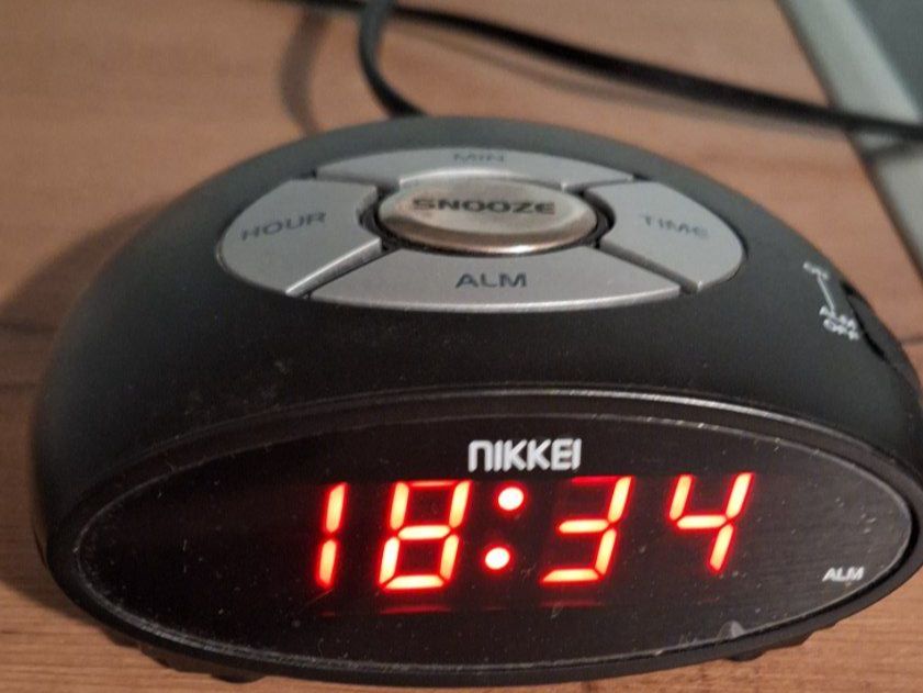 Sveglie: elektrischer Wecker  NiKKEI Mod. NR 10BK – Usato da Dornach venduto da majo8689
