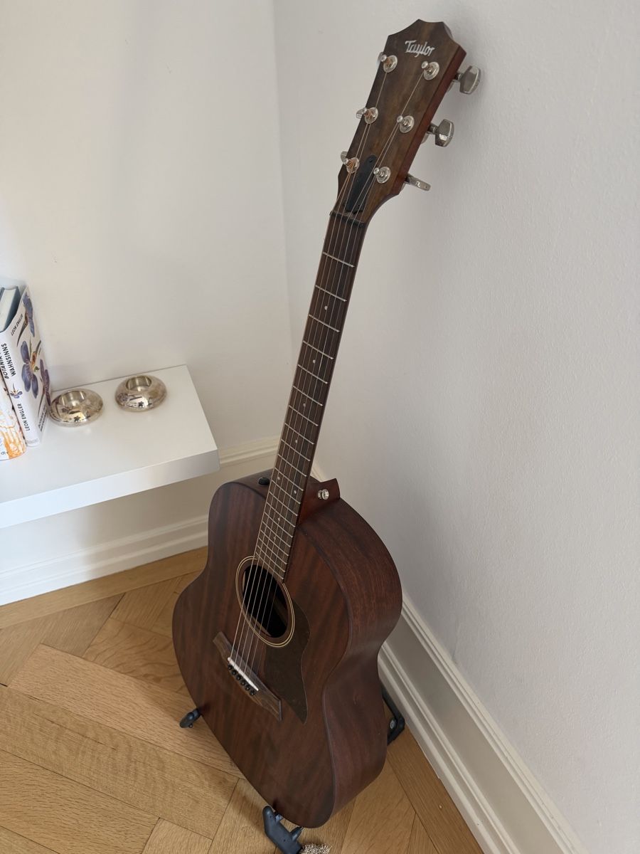 Taylor Strumenti musicali: Taylor American Dream AD27e in good condition – Usato da Basel venduto da yelle 1