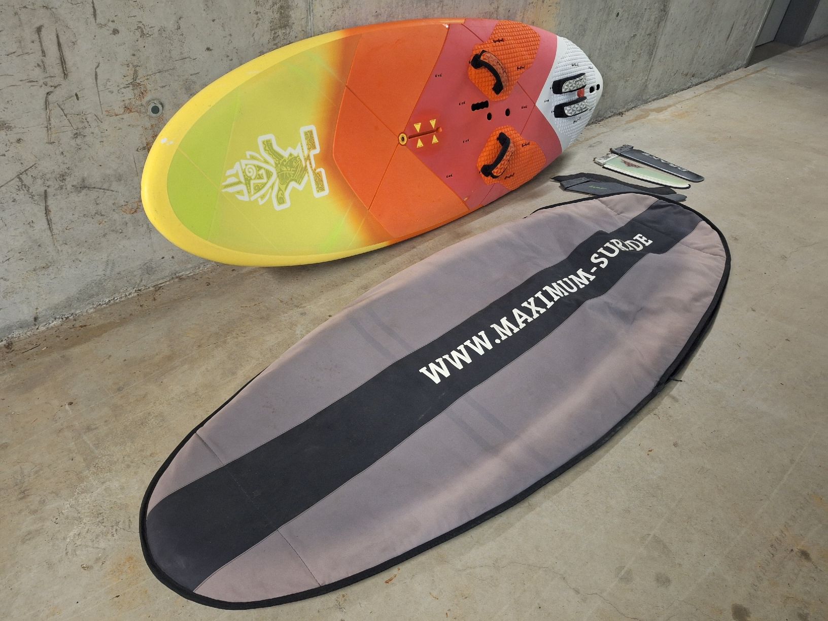 Planches de surf: Windsurfbrett Starboard AtomIQ 114 Freeride – D'occasion à Winterthur par yy1 3