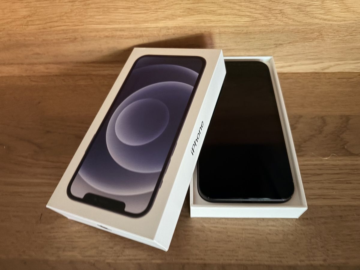 Apple Portables: iPhone 12 256GB Black  – D'occasion à Maschwanden par abclf