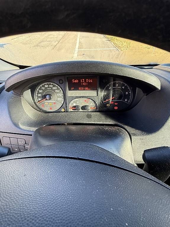Véhicules utilitaires: Frigorifero Autofurgone  – D'occasion à Giubiasco par aut_zxs6 5