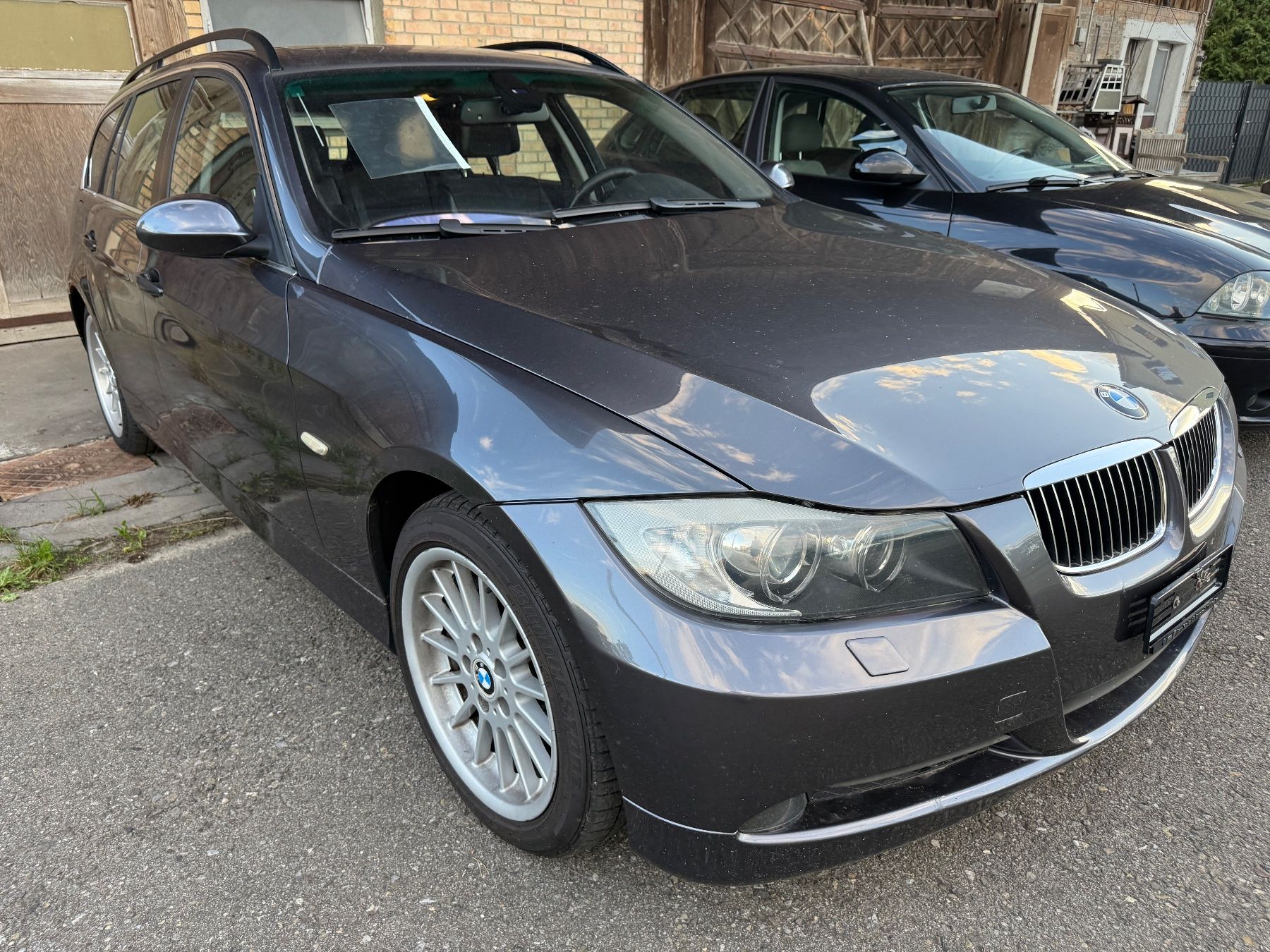 BMW Automobili: BMW 325xi Touring Allrad – Usato da Egnach venduto da Nati97