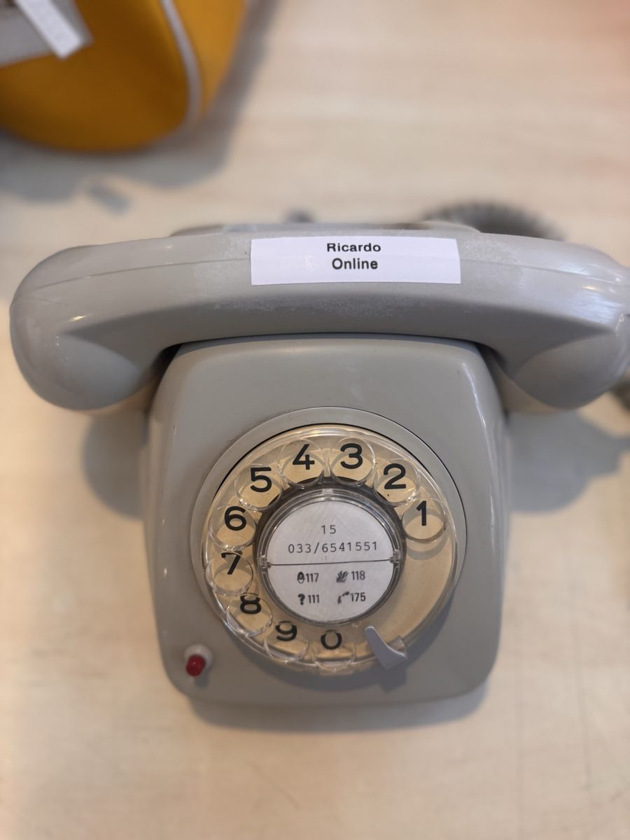 Telefoni: Telefon, Vintage Wählscheibentelefon, Grau, – Usato da Murgenthal venduto da casatualiq 1