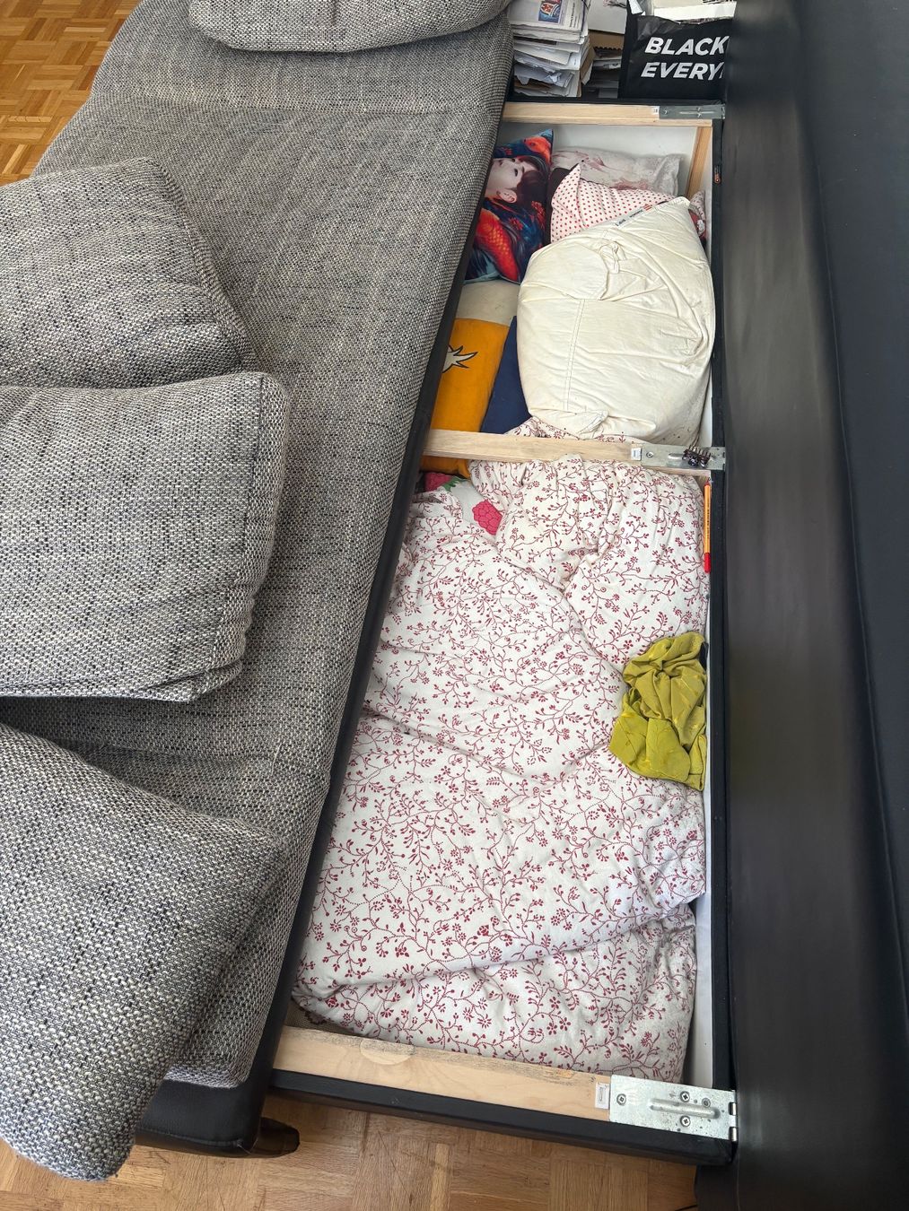 Sofas: Bequemes Bettsofa 1.- – Défectueux à Bern par ann_5m92 1