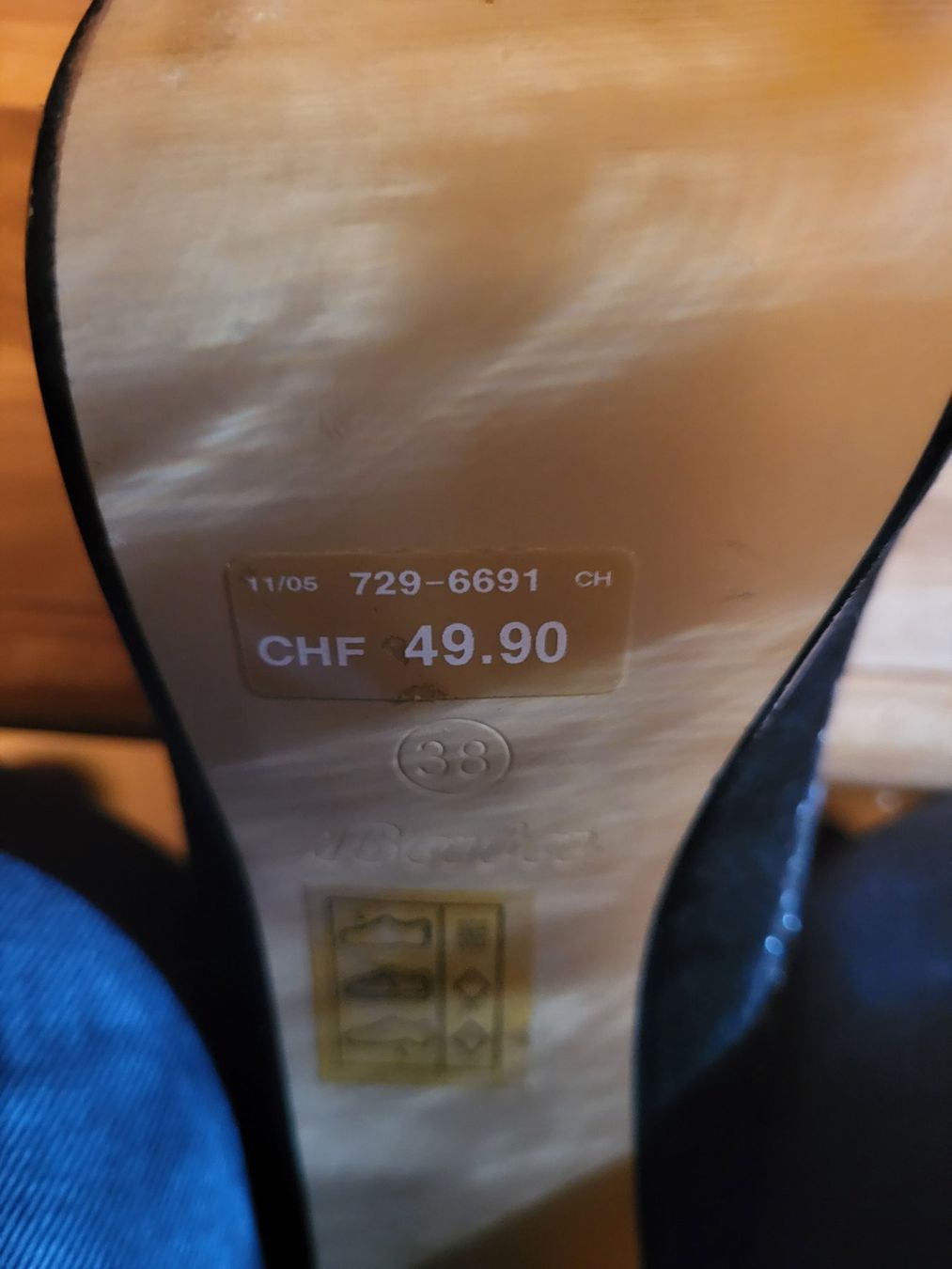 Scarpe da donna: Schwarze Highheels von Bata, Gr.38 – Nuovo (secondo la descrizione) da Guggisberg venduto da Aegertenlehn 4