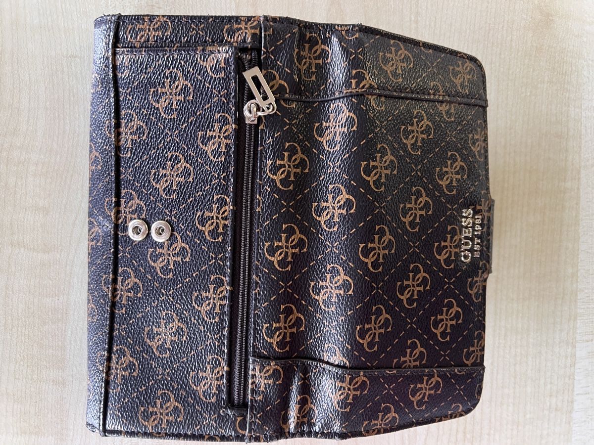 Guess Portamonete: Guess Portemonnaie – Usato da schübelbach venduto da sas_2hv5 2