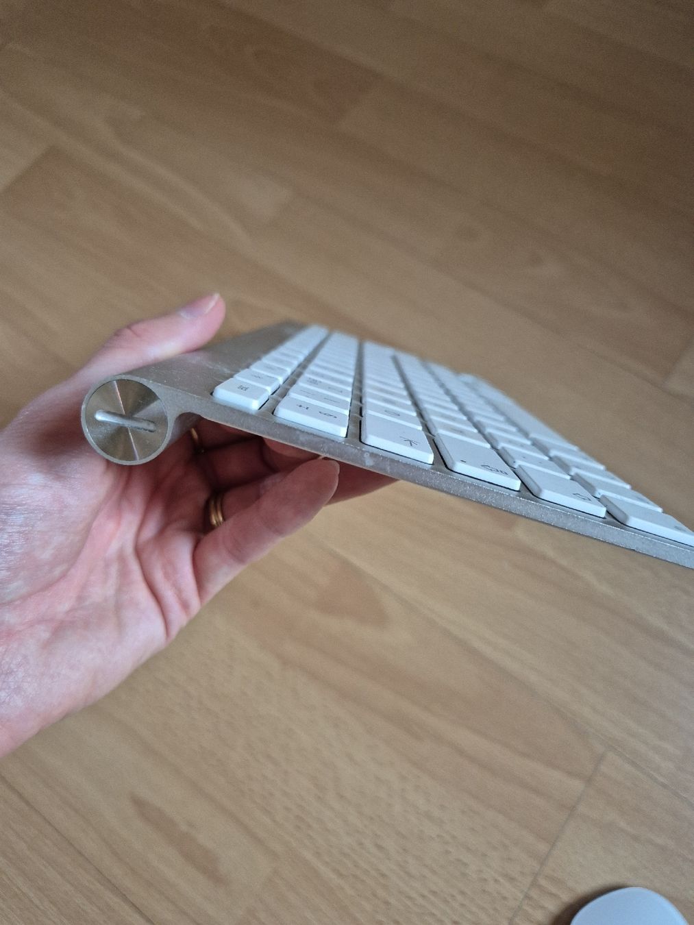 Apple Tastaturen: Apple Wireless Keyboard Silver – Gebraucht aus Kilchberg ZH von emi_6vtg 1