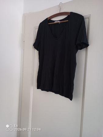 Shirt mit V-Ausschnitt