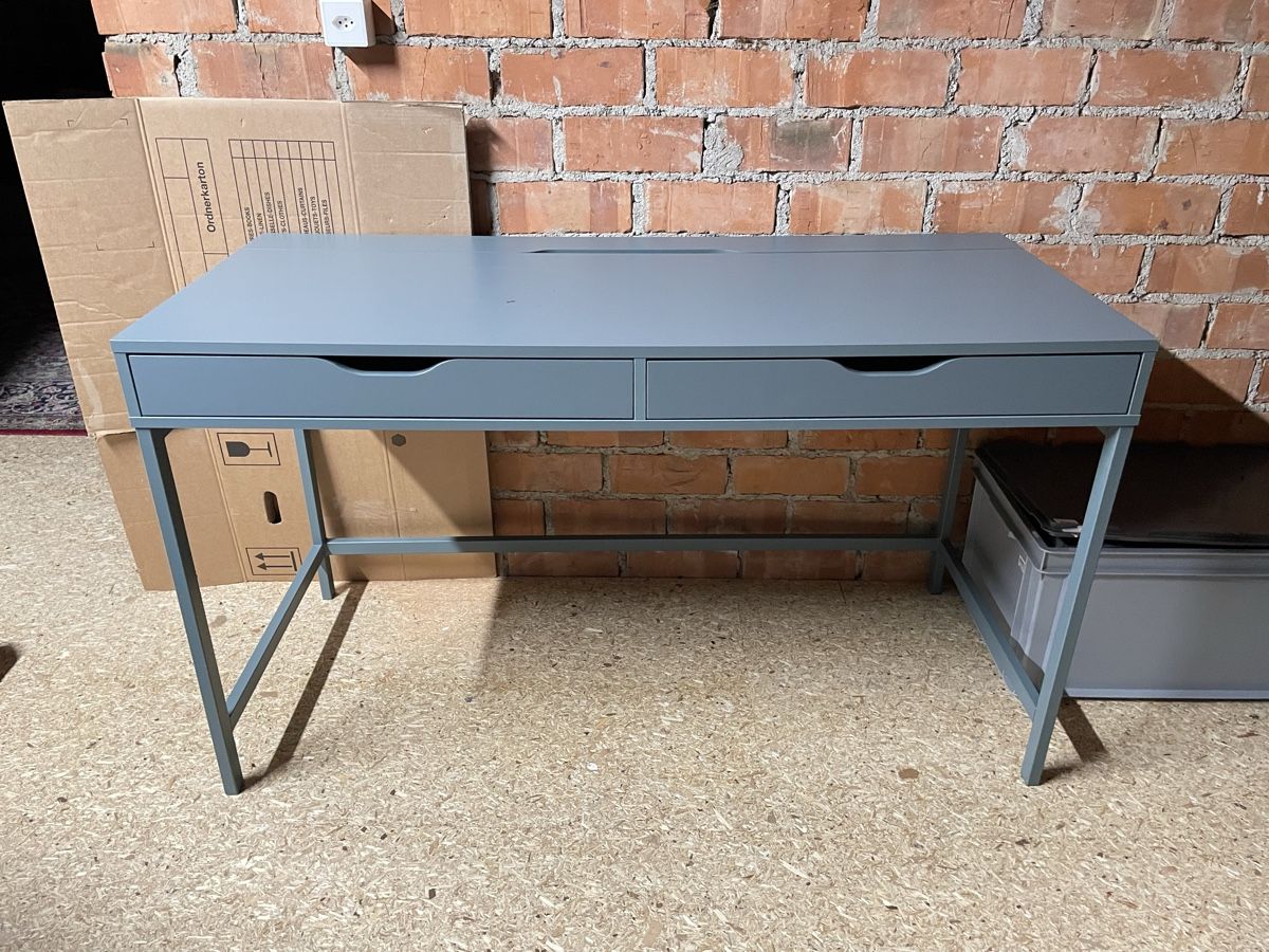 Ikea Bureaux: Ikea Alex Schreibtisch, blau – D'occasion à Riedtwil par MichaelSeiz