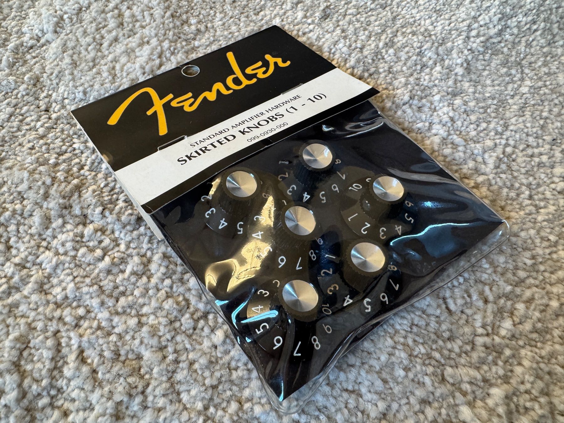 Fender Amplificatori: Fender Amp Skirted Knobs Set (Neu) – Nuovo e nell'imballaggio originale da Winterthur venduto da Crazycorner-8400 1