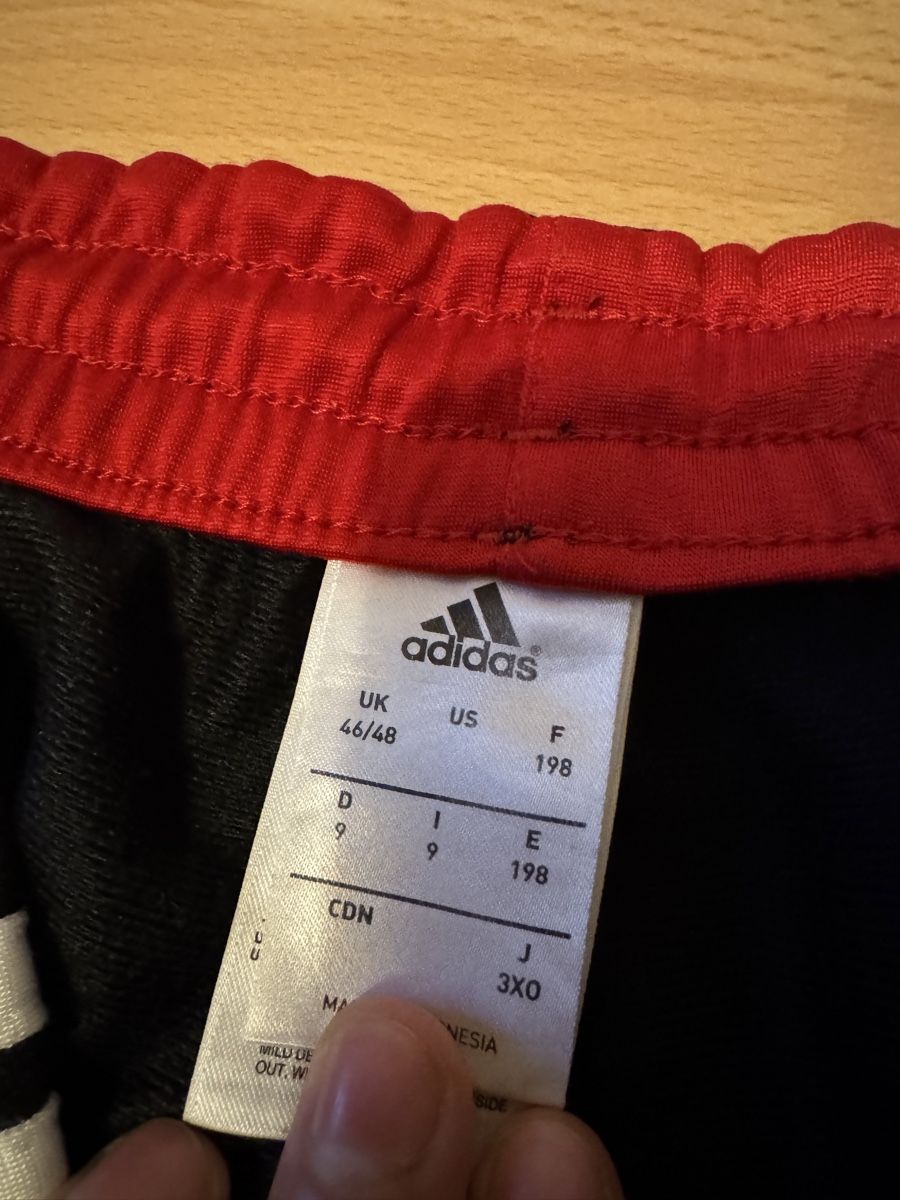 Adidas Pantaloni: Adidas Sporthose / Jogginghose – Usato da Bern venduto da pablito01 2