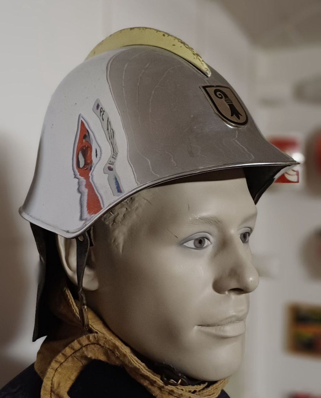 Pompieri: Feuerwehrhelm Berufsfeuerwehr Basel – Usato da Zürich venduto da FirefighterZH_118 1