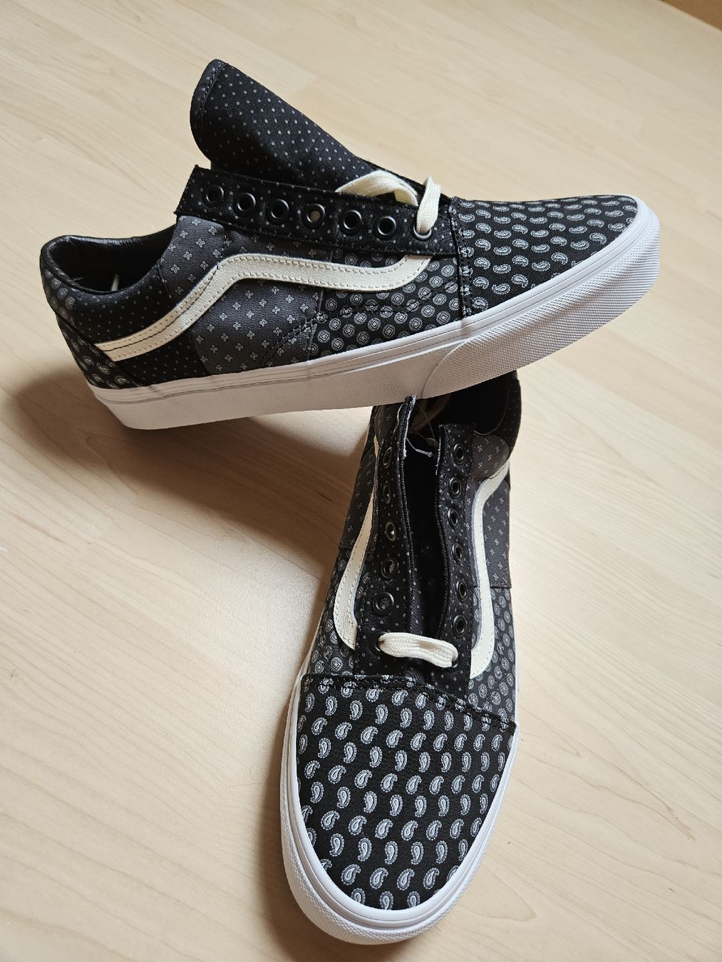Vans Scarpe da uomo: chaussures vans Old Skool neuves – Nuovo e nell'imballaggio originale da Onnens FR venduto da YNM90