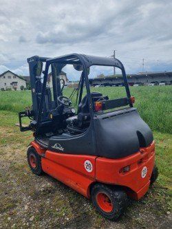 Linde Carrelli elevatori e a forche: Elektrovierradstapler Linde E25, Jg. 2009 – Usato da Aarberg venduto da kreuzagrar3270 1
