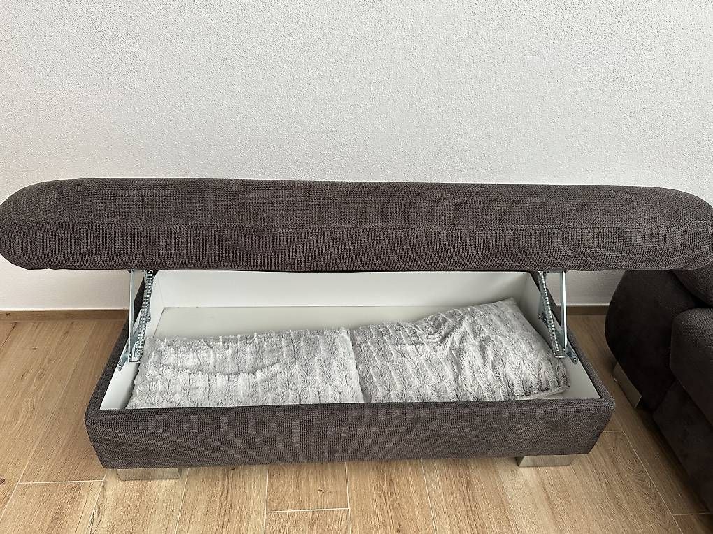 Divani: Schlafsofa mit Hocker – Usato da Müllheim Dorf venduto da Viktoria12 4