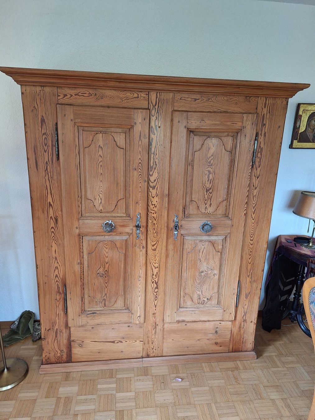 Schränke: Antiker, reich geschnitzter Schrank – Gebraucht aus Zollikofen von jan_rv69 1