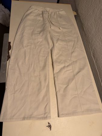Zara Hose beige weit geschnitten Grösse M gut erhalten