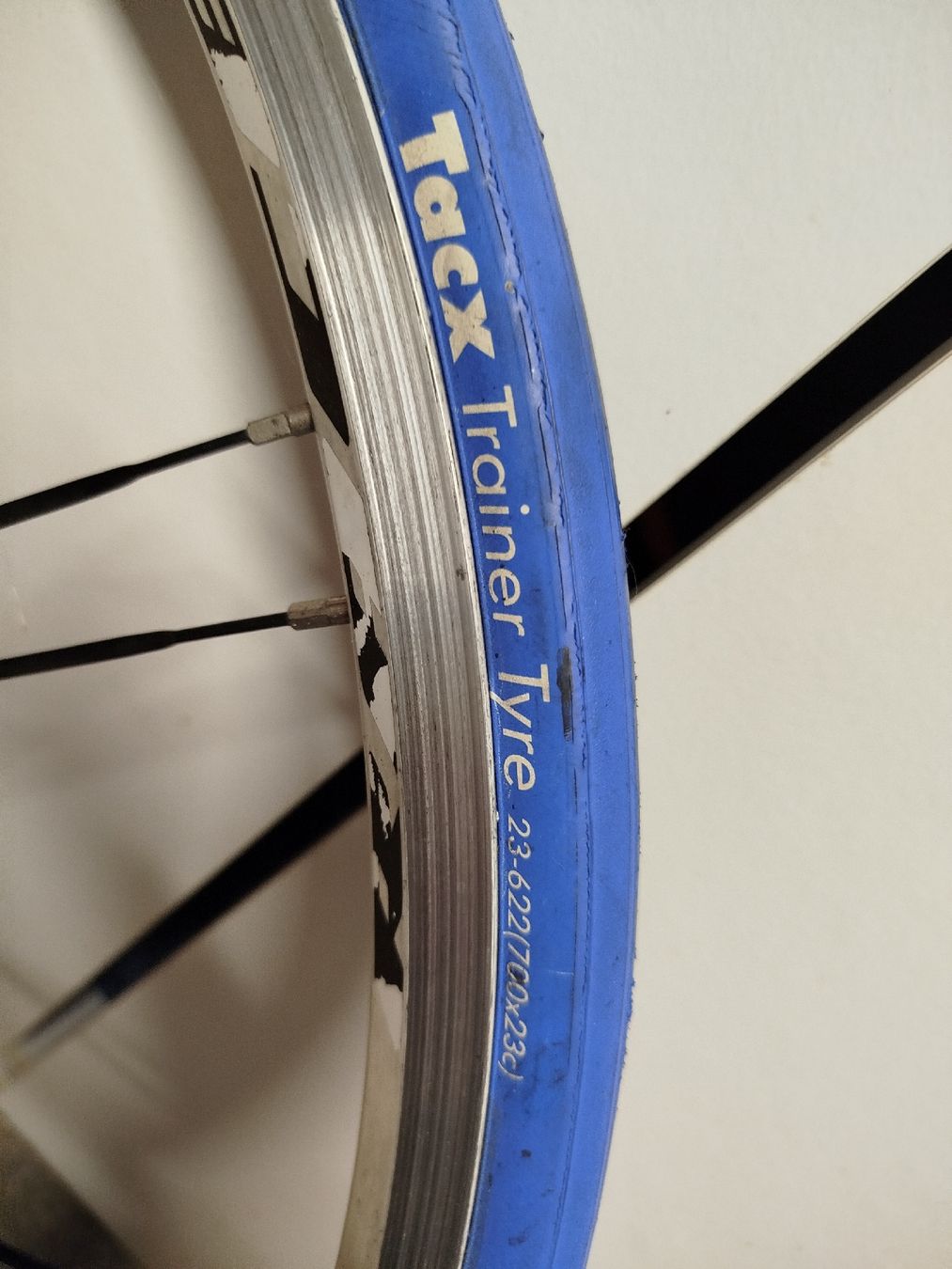 Pneumatici & Ruote complete:  Tacx Hinterradreifen – Usato da Züberwangen venduto da Bbaron 1