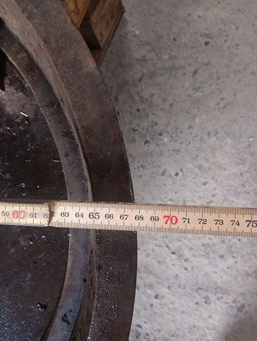 Autres matériaux de construction: Schachtdeckel – D'occasion à Osterfingen par raindrop141 4