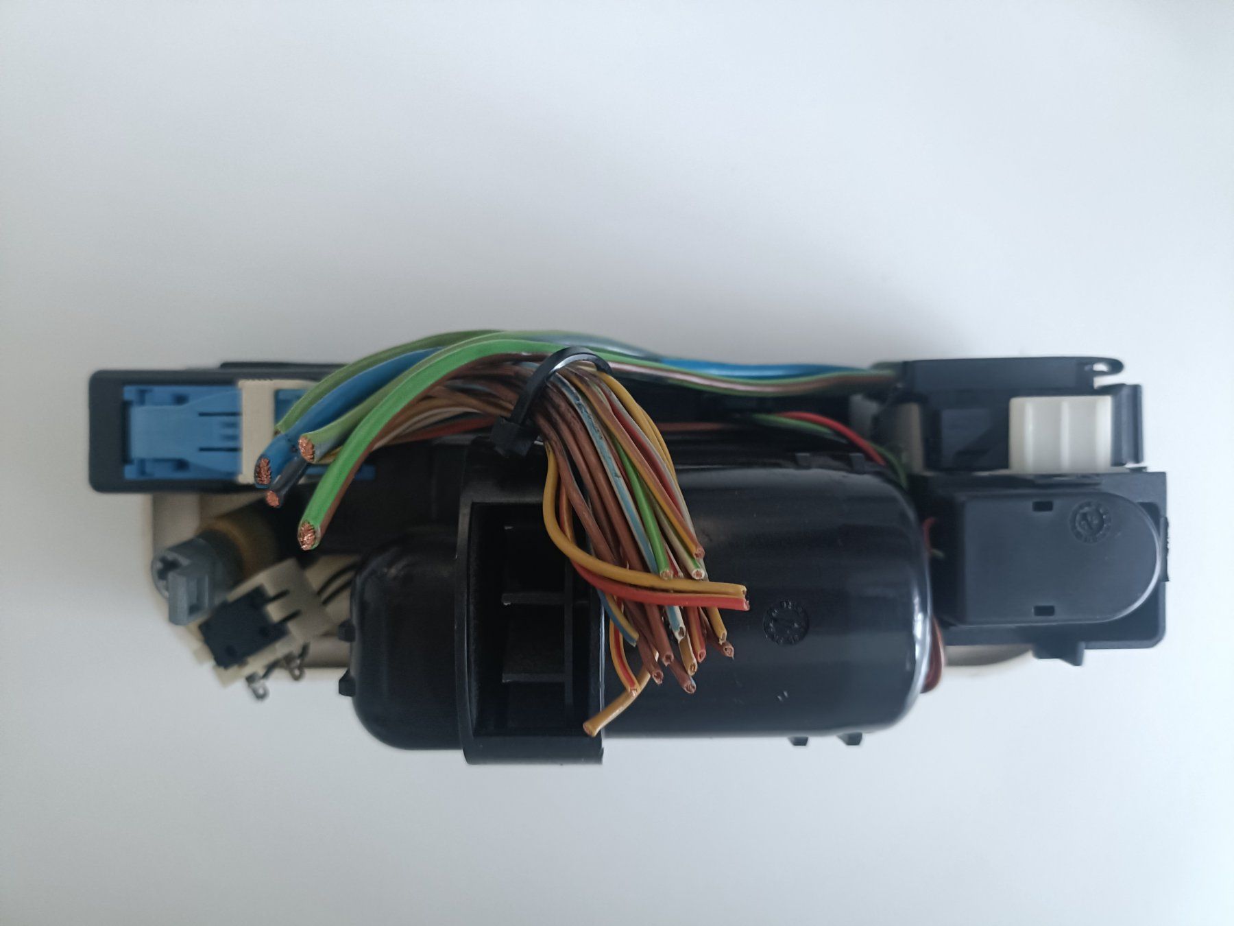 BMW Tutti pezzi di ricambio auto: BMW E36 Heizungsbedienteil / Klimabedienteil original – Usato da Schwarzenburg venduto da nad_2cwg 3