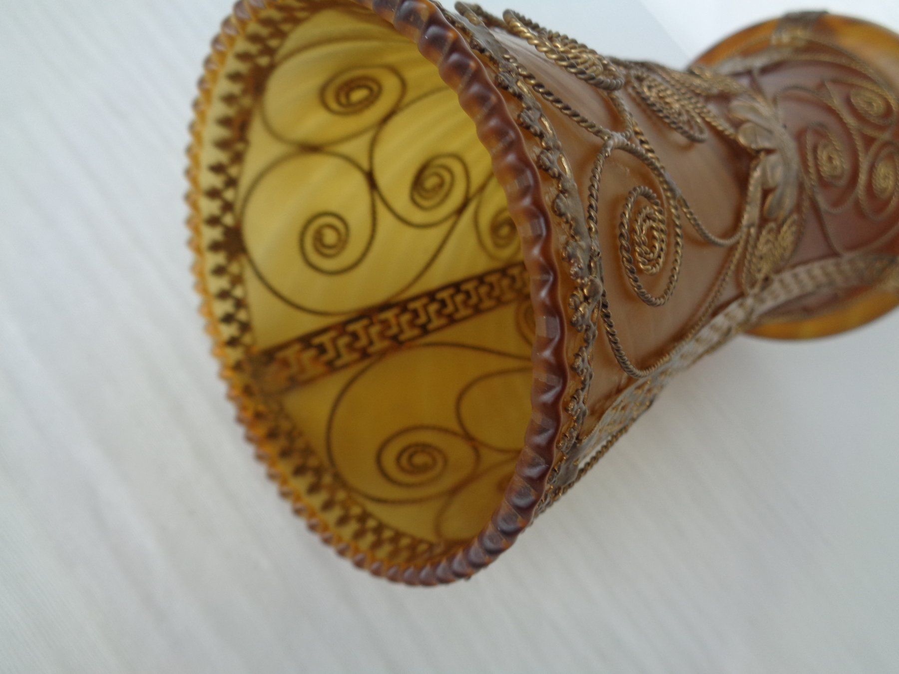 Vase & Récipients: Seltene alte Glasvase mit Metallrelief eingefasst – D'occasion à Chur par omonia 7