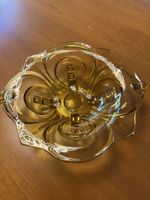 Coupe en verre vintage ambré, design floral