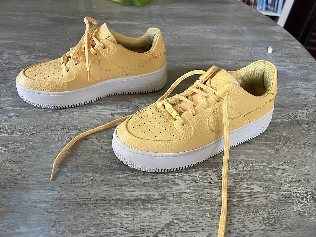 Nike Scarpe da donna: Nike Air Force 1 Sage Low Damen Gr. 40 – Usato da Dietikon venduto da DStella66 1