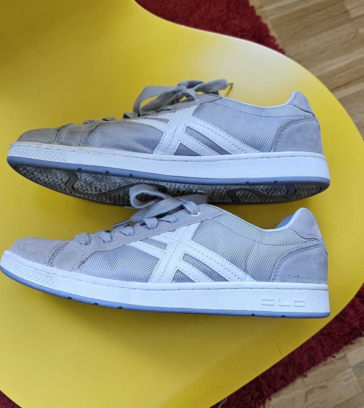 Scarpe da donna: Gr 41,Sneaker leicht grautöne – Usato da herisau venduto da Florusa 2