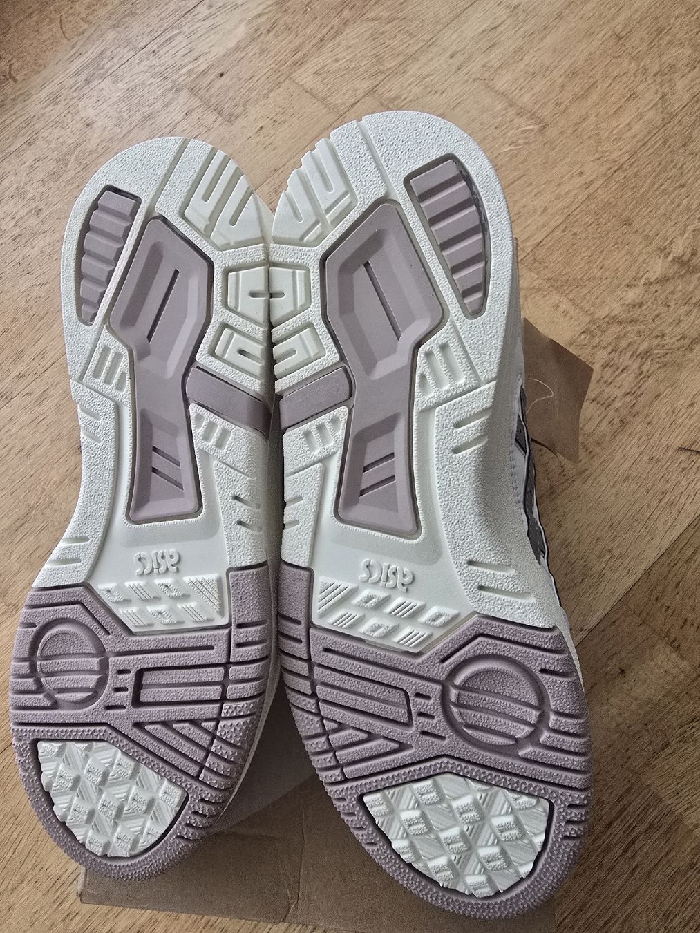Asics Scarpe da uomo: Asics Sneakers Grösse 39 white/clay grey – Nuovo e nell'imballaggio originale da Männedorf venduto da vanessa0510 2