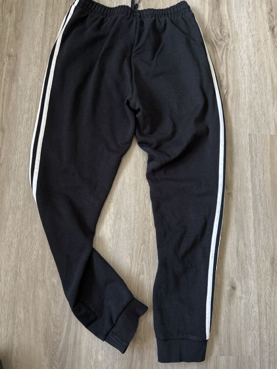 Adidas Hosen: Pantalon de jogging Adidas noir taille M – Gebraucht aus Delémont von Ma_LoU.01 1