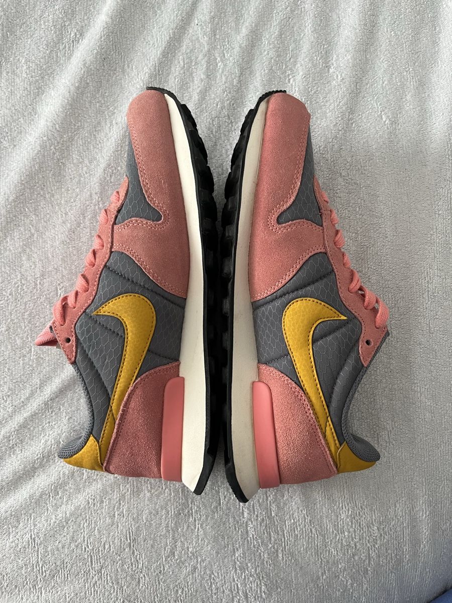 Nike Chaussures femmes: Schuhe 37,5 – D'occasion à Igis par dai_sj7b 3
