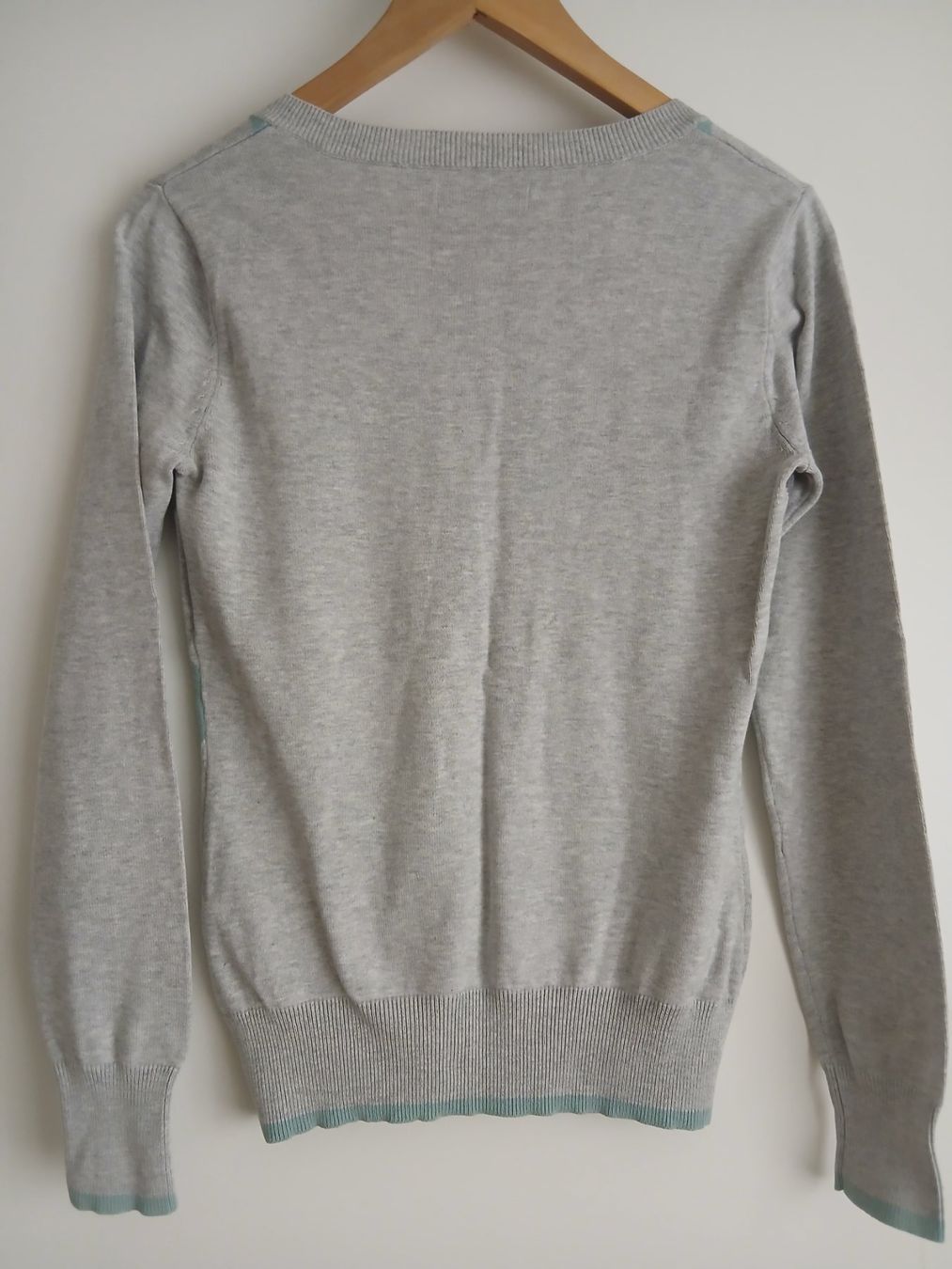 Element Maglioni & Felpe: Elements Pullover V-Ausschnitt grau kariert Grösse M Top – Usato da Dietikon venduto da mih_xsk8 1