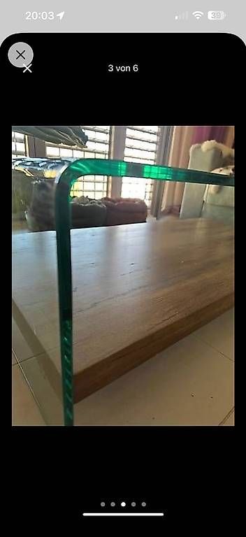 Tavoli: Moderner Glas-Couchtisch mit Holzplatte  – Usato da Winterthur venduto da N.Klimsa 2