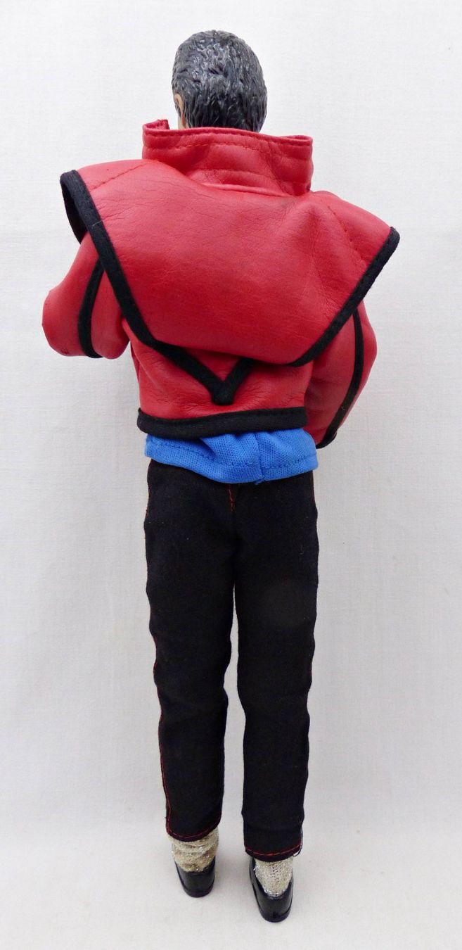 Statuette: MICHAEL JACKSON "BEAT IT" DOLL WITH "THRILLER" JACKET (1984) – Usato da Lugano venduto da YouWantUSToo 1