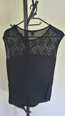 Elegantes Oberteil mit Spitzenbesatz  Gr. 34 (XS)