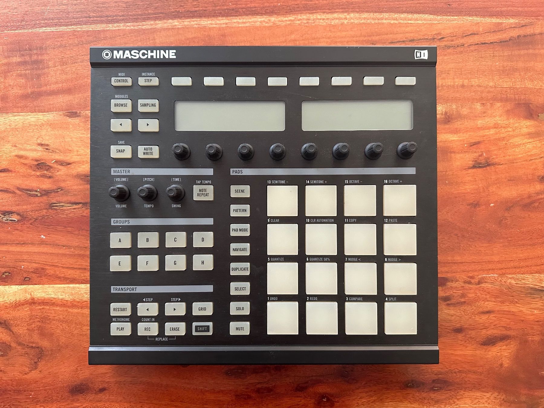 Drums & Percussion: Native Instruments Maschine MK1 Drum Pad / Drum Maschine – Gebraucht aus Zürich von