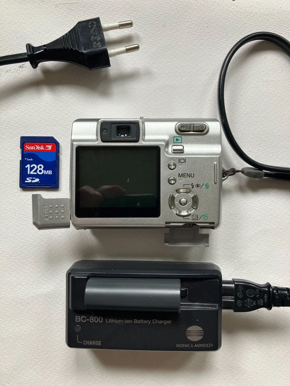 Konica Kamera: Kompaktkamera Konica Minolta Dimage X50, zum Restaurieren – Defekt aus Aarau von rol_mz8k 1