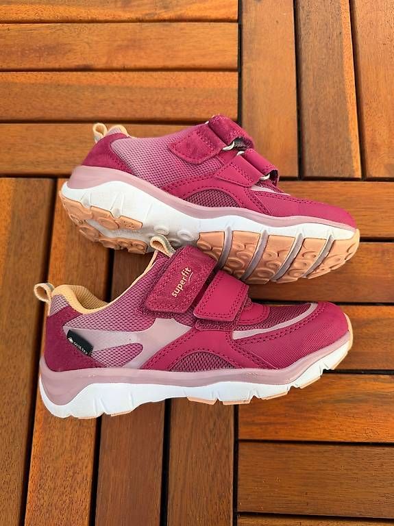 Chaussures filles: Superfit Sneaker, Grösse 28 – D'occasion à Basel par nashylicious 1