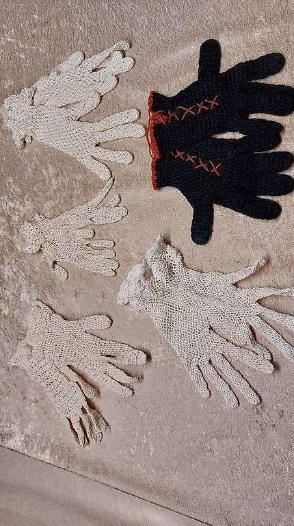 Costumi: Trachtenhandschuhe – Usato da Adliswil venduto da Hembi