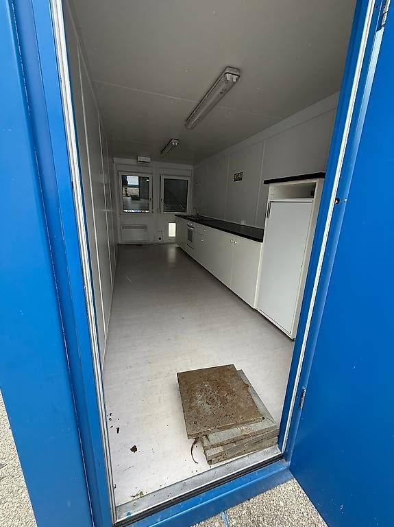 Baucontainer: Bürocontainer mit Küche / Container 20' 6m – Gebraucht aus Laufen von BischagAG 2