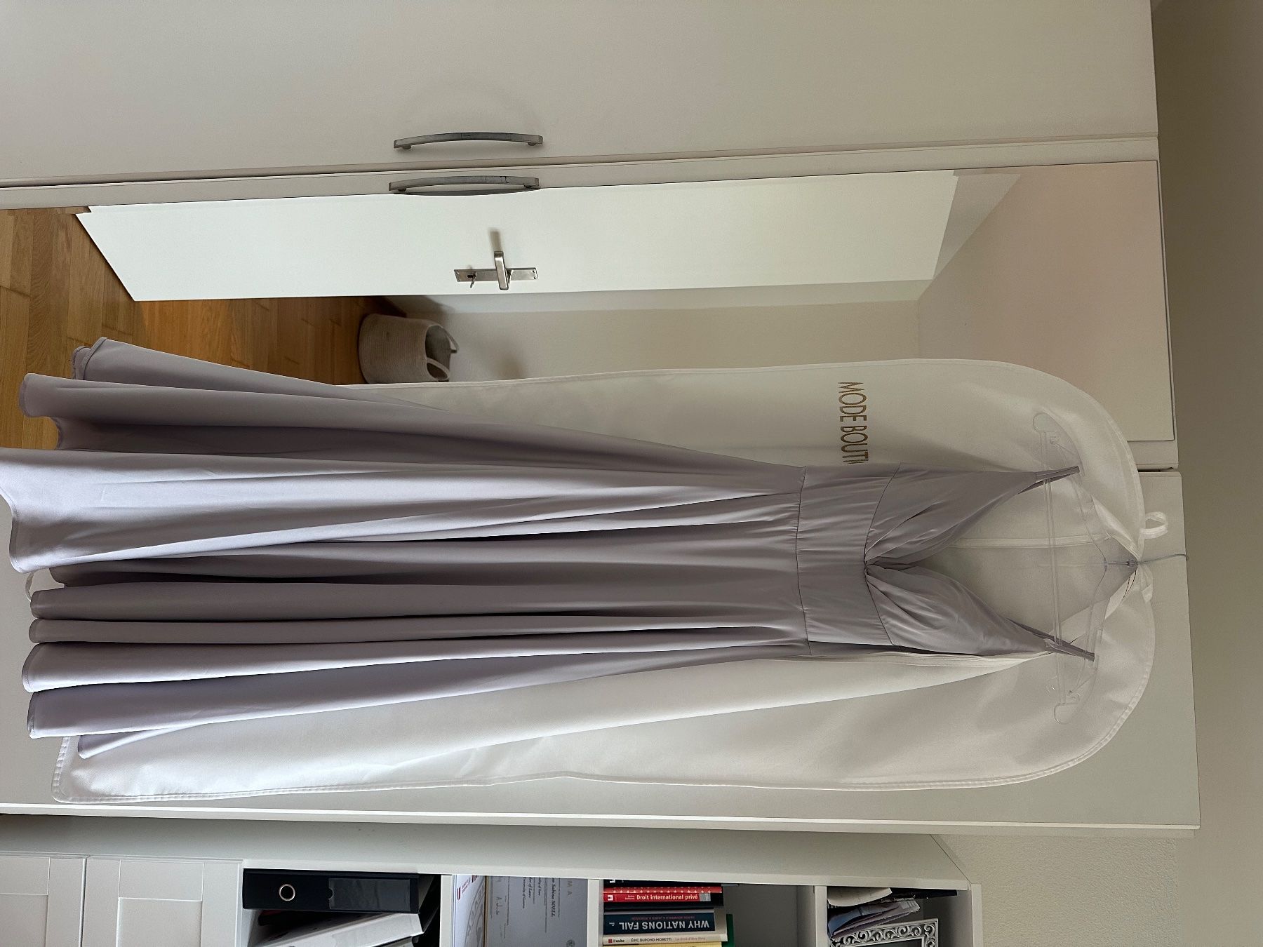 Vestiti: Kleid grau/silber – Nuovo (secondo la descrizione) da Zürich venduto da lis_l8h6 3