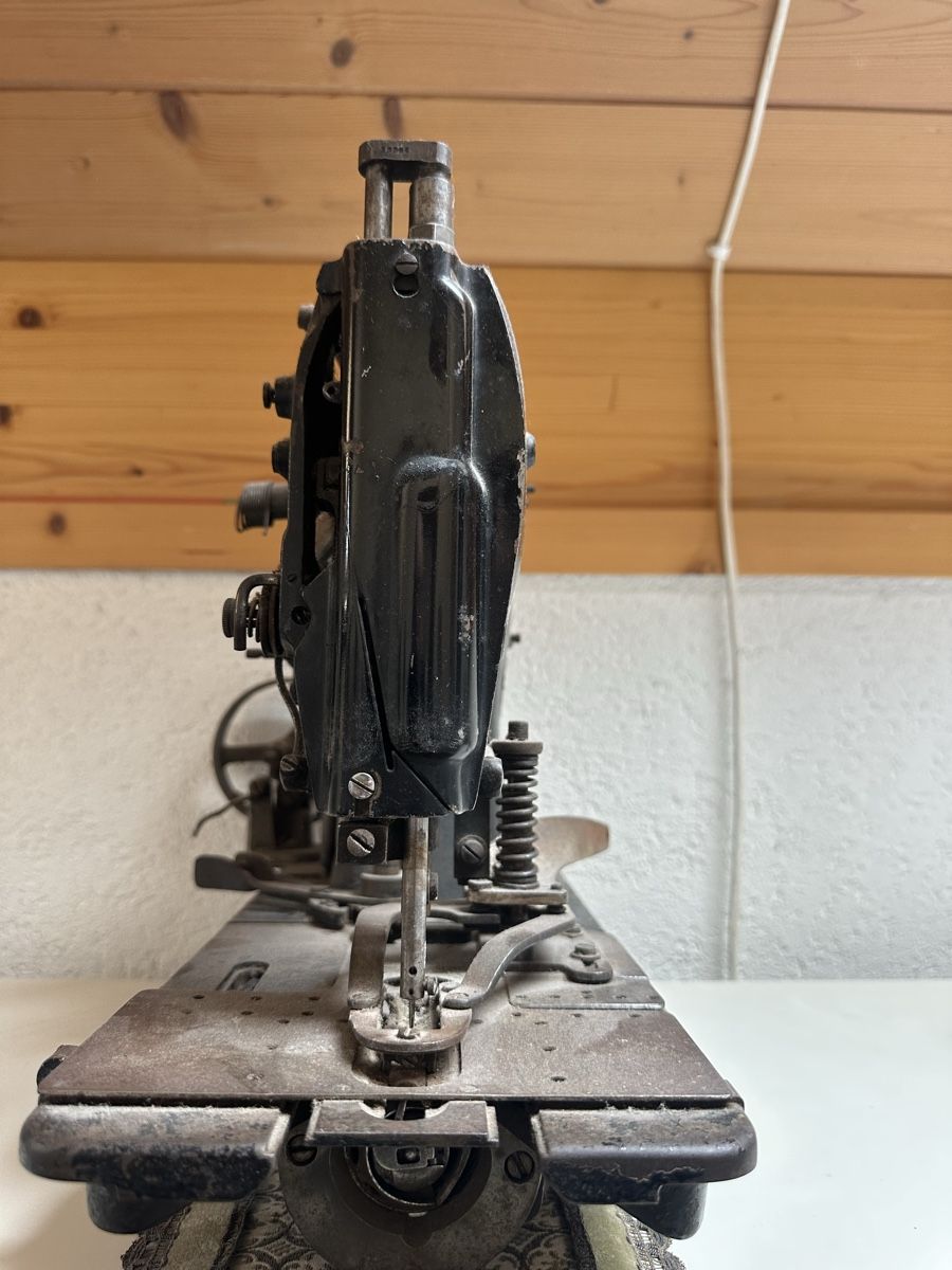 Singer Nähmaschinen: Antike Singer Nähmaschine, Modell 71-6, Deko-Objekt 🧵🪡 – Gebraucht aus Oensingen von Onuk1 1